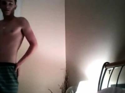Horny Yorkshire lad cums for girl - icpvid.com