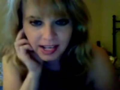 Gets Off With Her Mini Vibe With Pandora Jones - hclips.com