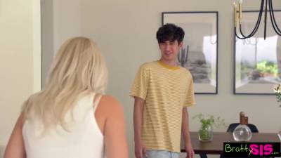 Step Sis I Wouldnt Suck Your Dick If It Was The Last Dick On Earth S19:e6 - upornia.com