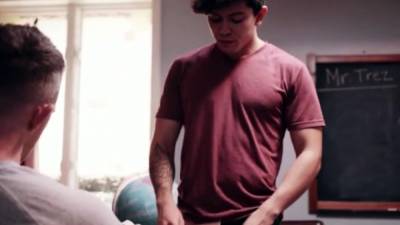 Handsome men Nick and Clark trade bj - icpvid.com