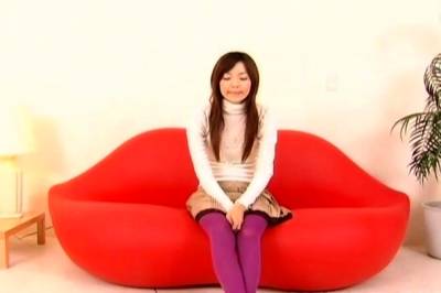 Young hottie Aimi Nakatani looks smoking hot sitting on a - icpvid.com - Japan