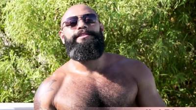 Muscle hunk pleasing big dick bareback at the poolside - icpvid.com