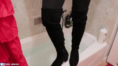 Clothed Submersion: Bathtub Masturbation - hclips.com