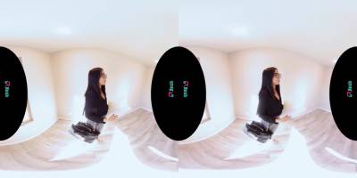 VRHUSH Realtor Callie Jacobs really wants to sell this house - txxx.com