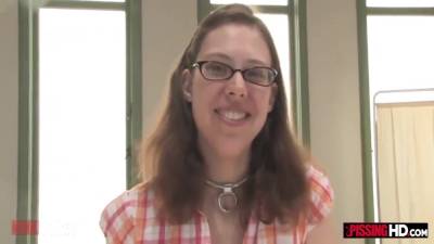 Amateur Closet Freak Loves To Be Pissed On 10 Min - hclips.com