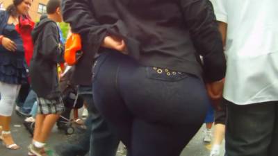 Big Fat Ass Milf At The Puerto Rican Festival In Tight Jeans - hclips.com - Puerto Rico