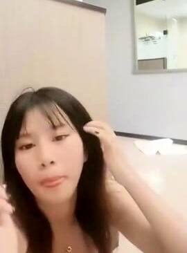 Petite amateur Asian blowjob - nvdvid.com