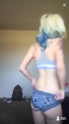 Blonde Cam Girl On Periscope - hclips.com