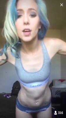 Blonde Cam Girl On Periscope - hclips.com