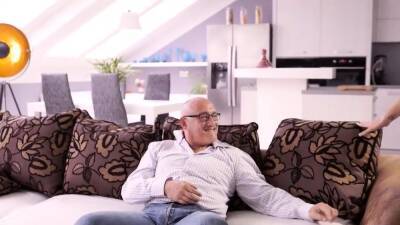 VIP4K. Hot chick willingly gets it on with older man - nvdvid.com