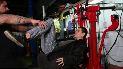 Lev Ivankov - Gonzo Garage Bareback - nvdvid.com