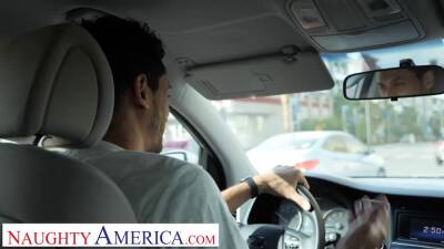 Summer Hart - Summer Hart persuades her driver into helping her with a task at her home - sexu.com