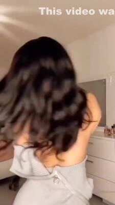 Adorable Teen Teasing - hclips.com