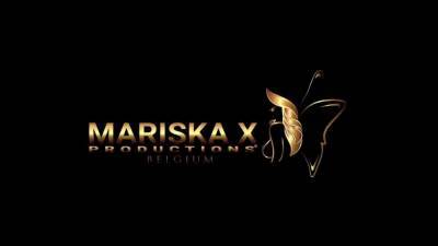 Luna - MARISKAX Luna Truelove dicked down in the barn - nvdvid.com