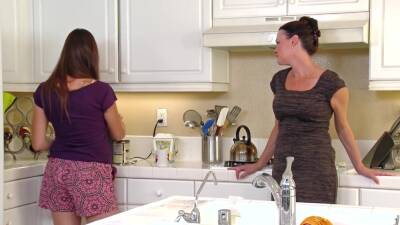 Veronica Snow - Lindsay Lesbian Kitchen S - upornia.com