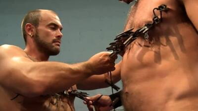 Colin and Jessie put clothespins on each other - nvdvid.com