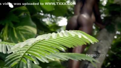 Kiky Shooting Caribbean Curves - upornia.com