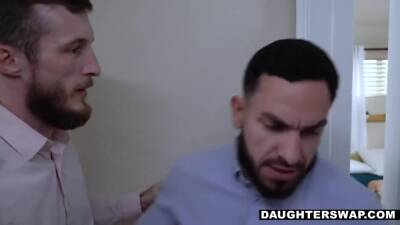 2 Voyeurist Stepdads Peek On Strap-on Stepdaughters! - upornia.com