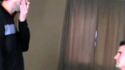 DUDE ARMPITS AND FOOT WORSHIP ON GUY - nvdvid.com