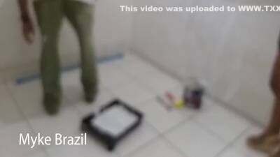 Dona Do Apartamento Chegou No Apartamento E Pintor Estava Pintando O Apt Ela Nao Tinha Dinheiro Para Pagar Em Forma De Pagamento Deu Bucetinha E Mamou Bem Gostoso 16 Min - upornia.com