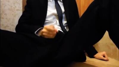 Student im WC - icpvid.com