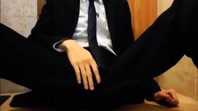 Student im WC - icpvid.com