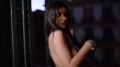 Teen Has Some Massive Boobs At The Photoshoot - hclips.com