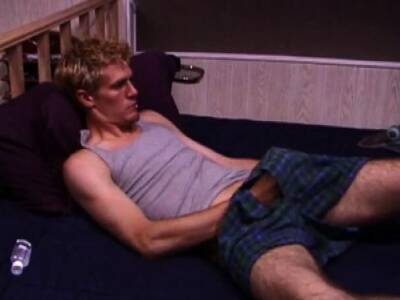 Jonathan Priest Strokes His Meat - nvdvid.com