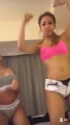 Asian Girls Twerking On Periscope - hclips.com