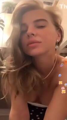 She Left Real Quick After Her Nip Slip - hclips.com