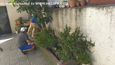 Amateur Sex With The Gardener Voyeur - hclips.com