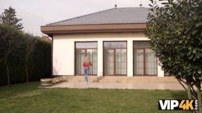 Girl sucks and impales muff on her much older BF - sexu.com