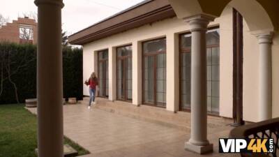 Girl sucks and impales muff on her much older BF - sexu.com