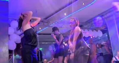 Hot babes are nice-looking studs with raucous dong sucking - nvdvid.com