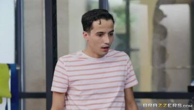 Ricky Spanish - Cumming On A Little Strong - veryfreeporn.com