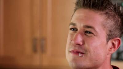 Ripped tattoo stud wanks his shaved rod - nvdvid.com