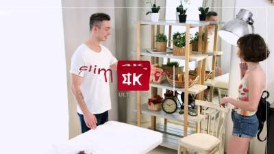 Masseur tempts adorable client into passionate sex - nvdvid.com