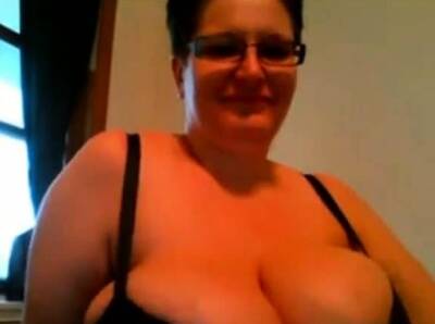 who know this woman at huge breasts? - icpvid.com