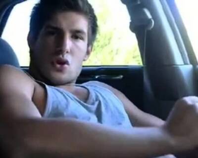 Str8 hot young jock jerks in his car - icpvid.com