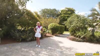 Soccer Mom Planning To Buy A Minivan But Ends Up Getting Fucked - upornia.com