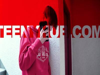 Celestina Blooms Eiffel Tower - nvdvid.com