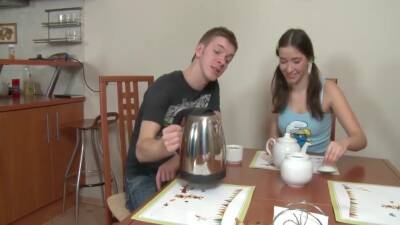 Stiefcousine Ist Mit Ihrer Votze Zu Besuch Bei Mir - upornia.com