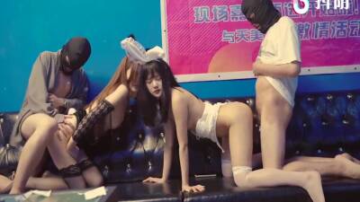 【国产】天美传媒 国产原创av 中文字幕 抖阴旅行射第1季 澳门ktv激情开战 正片 43 Min - upornia.com