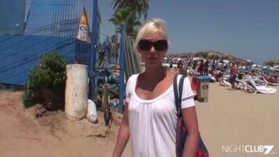 Blondie Cristal Is An Anal-loving Buttbunny - txxx.com