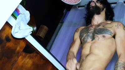 Hung brazilian stud jacks off - icpvid.com - Brazil