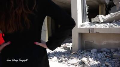 Je Suce Un Ouvrier Devant Sa Machine Sur Un Chantier Public - hclips.com