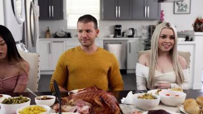 Thanksgiving bro thankful for his penis - nvdvid.com