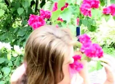 Blonde teen rubs clit - nvdvid.com