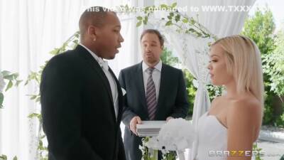 Runaway Bbc Calmed By Slutty Ariana! - upornia.com - Usa