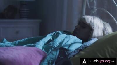 Scared And Lonely Jessie Saint Calls Bestie Jane Wilde For A Torrid Night - txxx.com